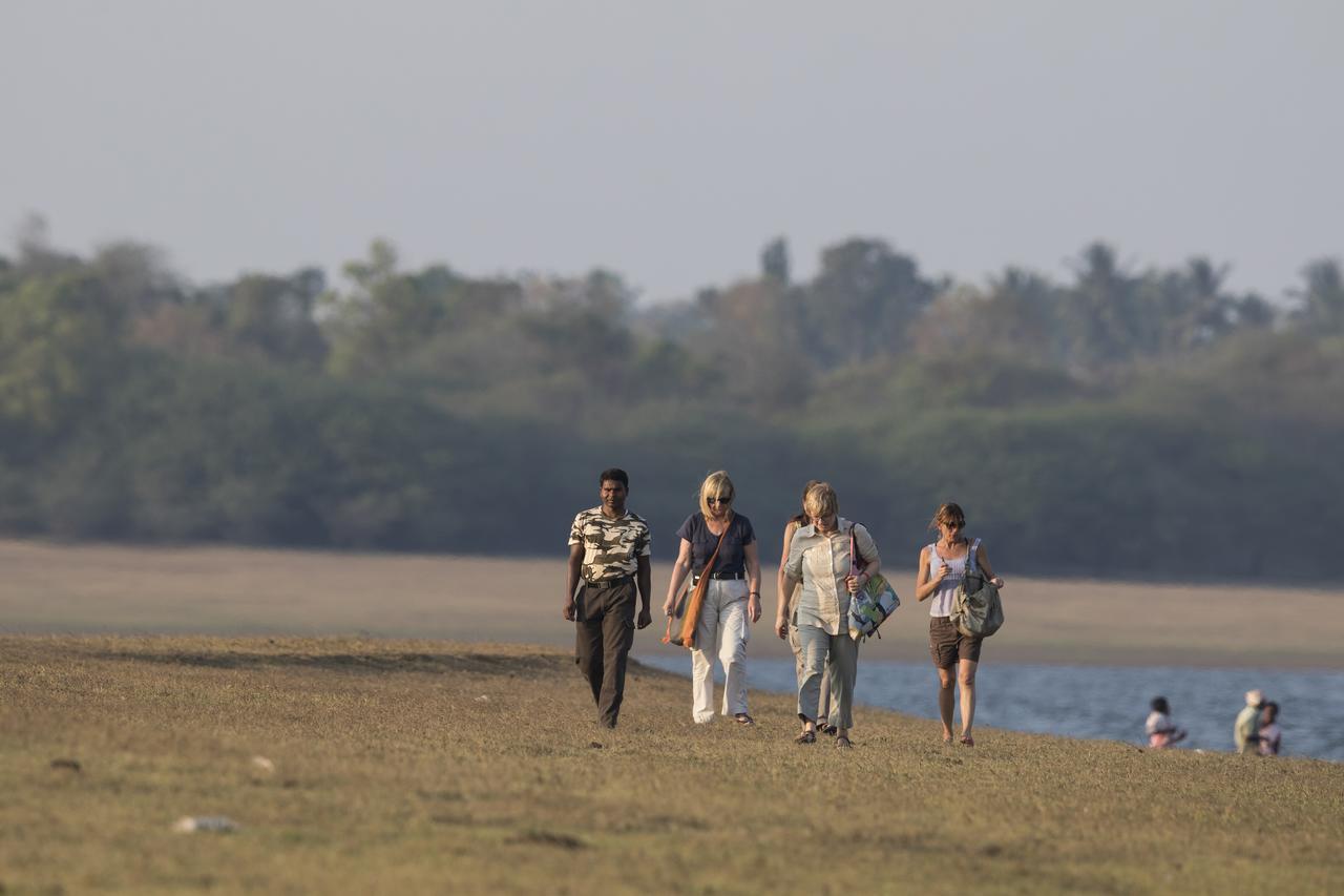 Hotel Red Earth Kabini à Begūr Extérieur photo